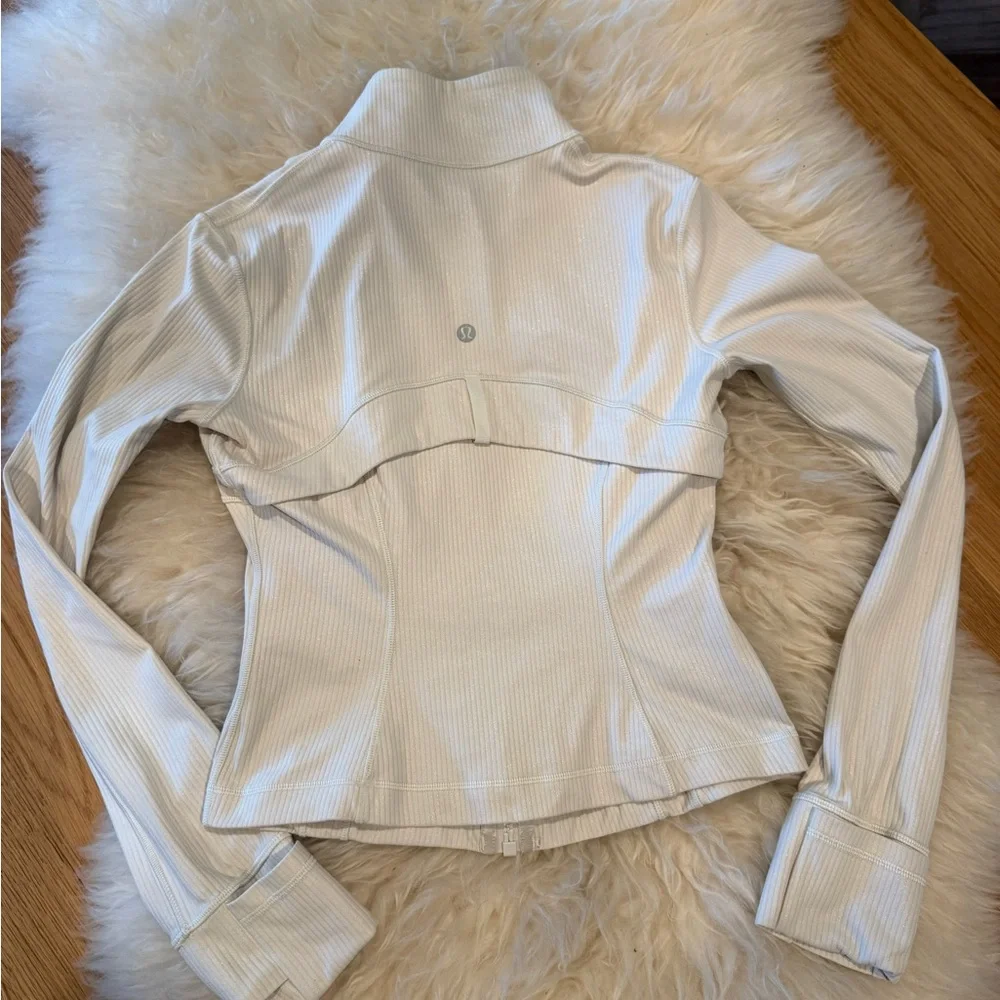 Lululemon Athletica White Ski Jacket - Picture 2 of 4